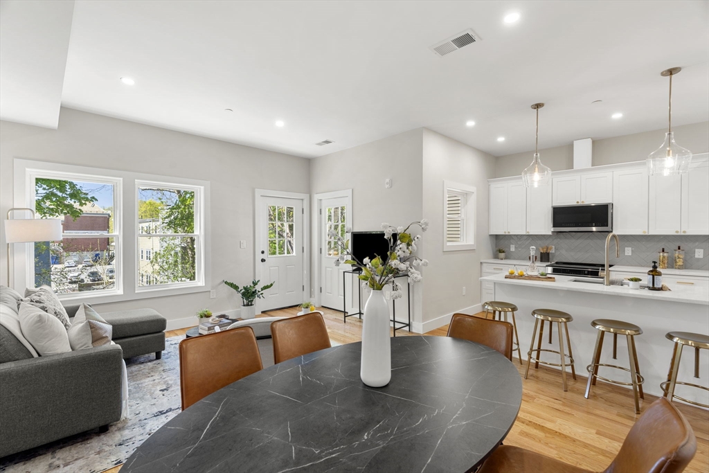 21 Ellington Street 3