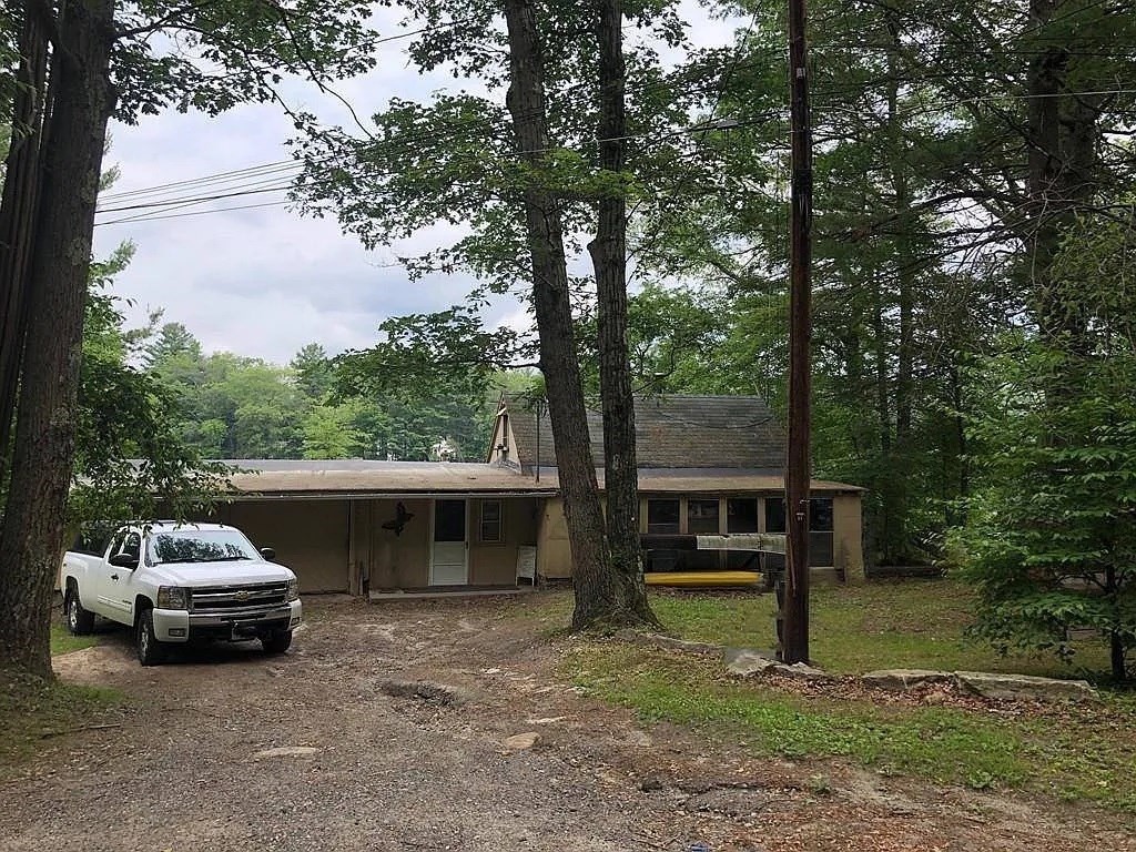 24 Cote Ln