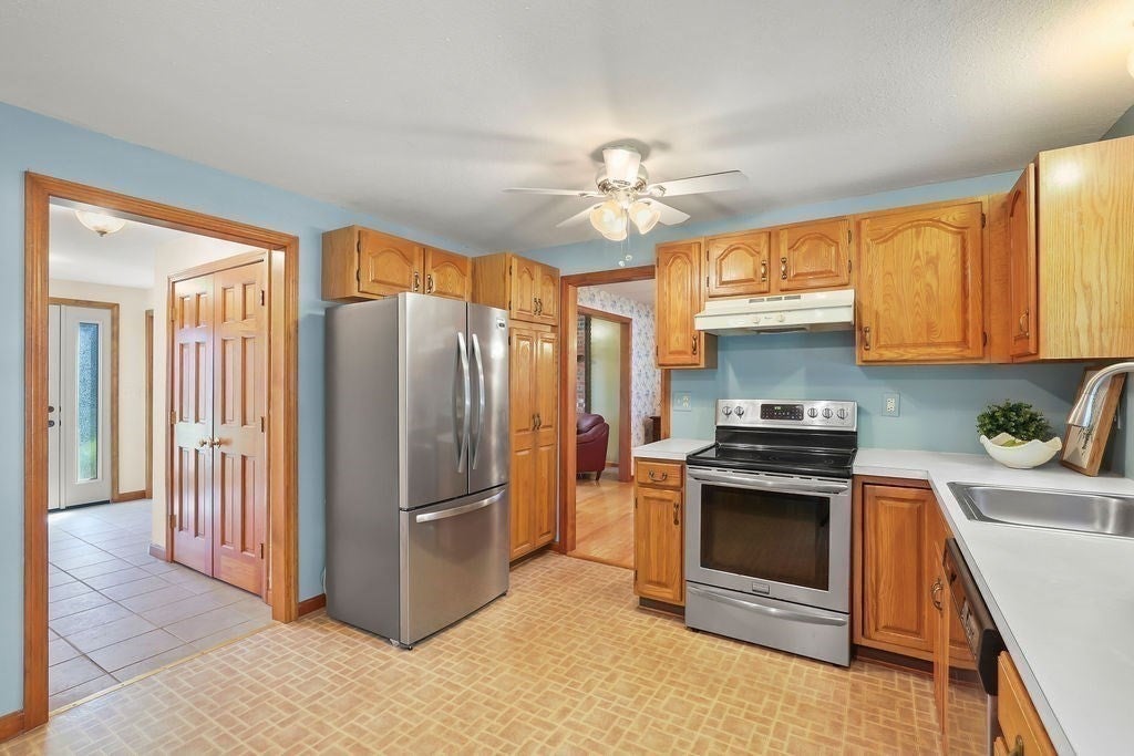 41 Virginia Ave, North Attleboro, MA, 41 Virginia Ave, North Attleboro, MA Photo #9