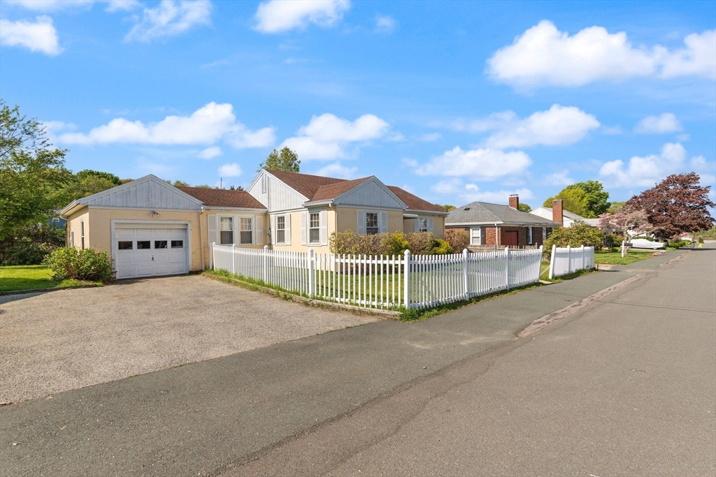 6 Corliss Ave
