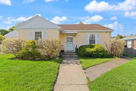 6 Corliss Ave Gloucester MA 01930