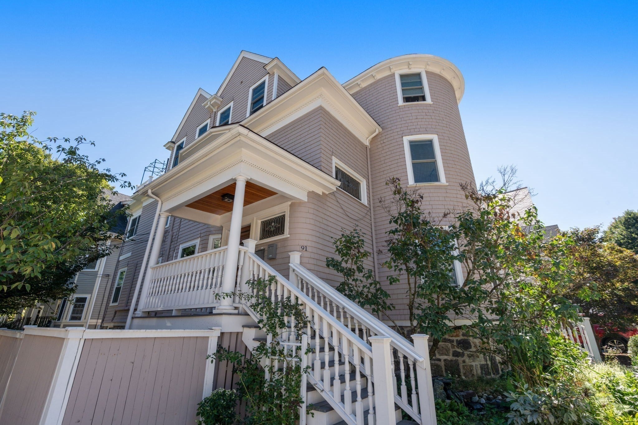 89-91 St. Paul St #2, Brookline, MA Photo #2