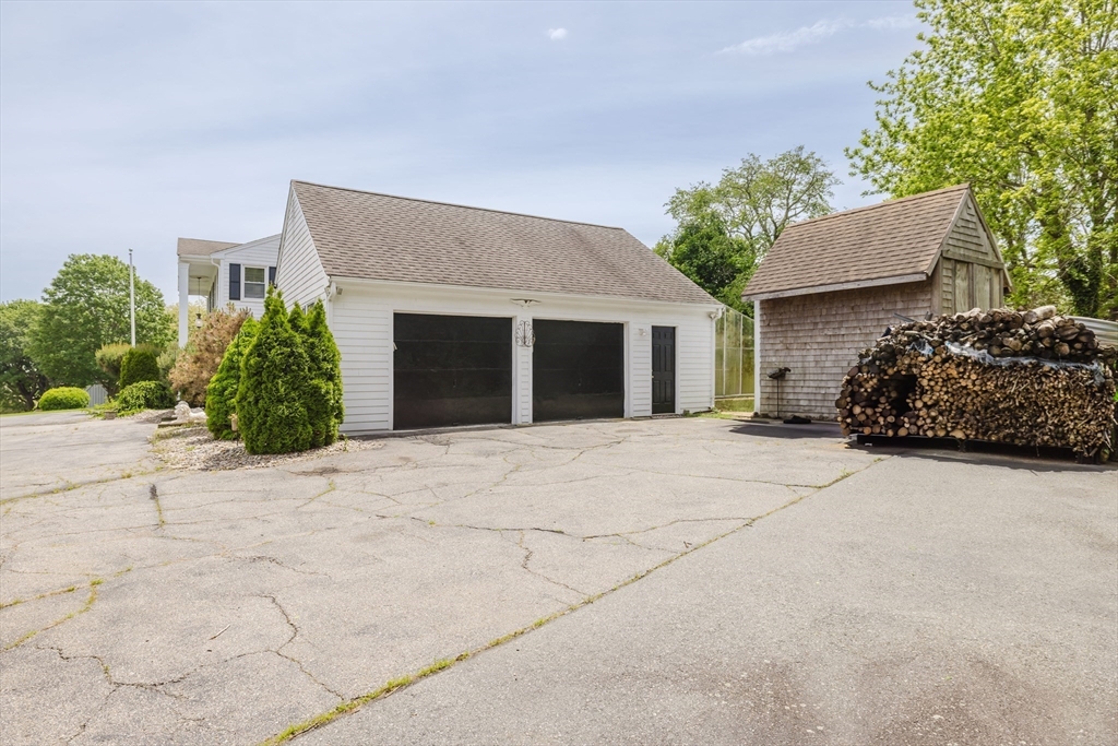 129 Lawrence Dr