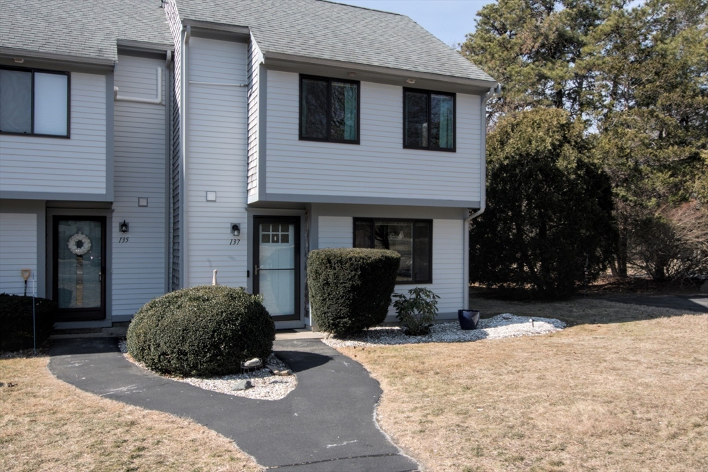 137 Crescent Ln 137