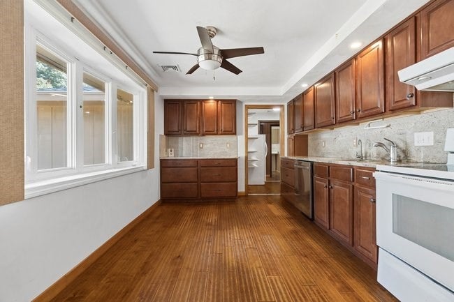 8 Oran Cir, Peabody, MA, 8 Oran Cir, Peabody, MA Photo #4