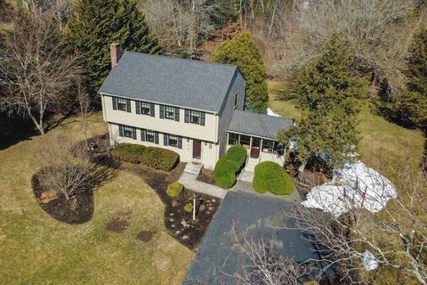 39 Cranberry Ln Easton MA 02375