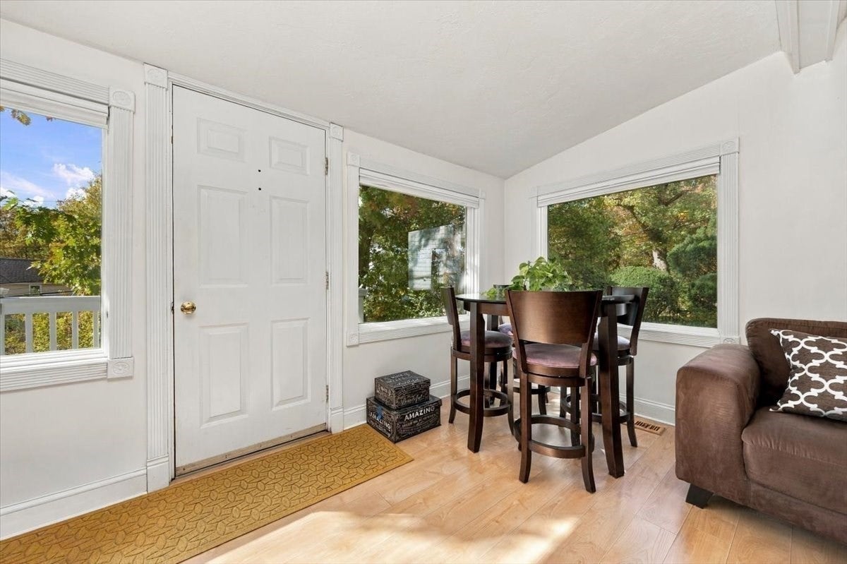 25 Grove Avenue, Hingham, MA Photo #6
