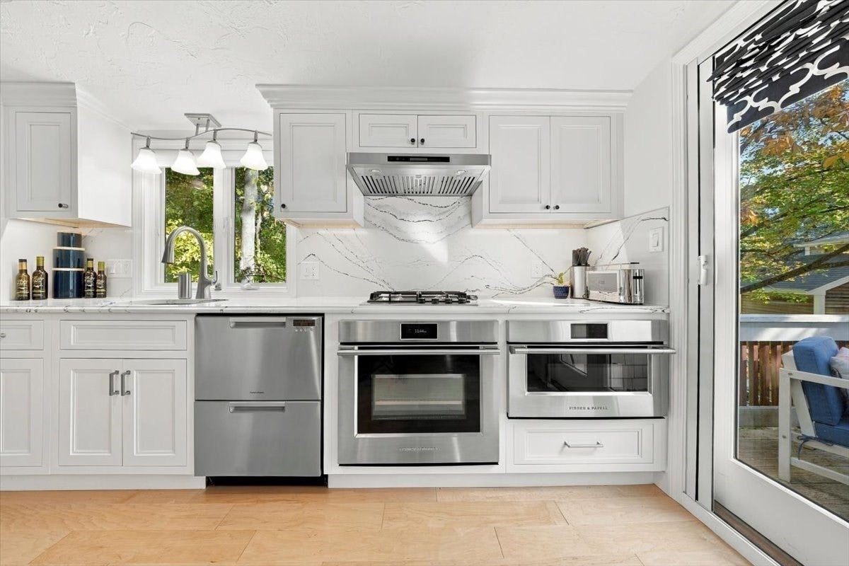 Photo of 25 Grove Avenue, Hingham, MA