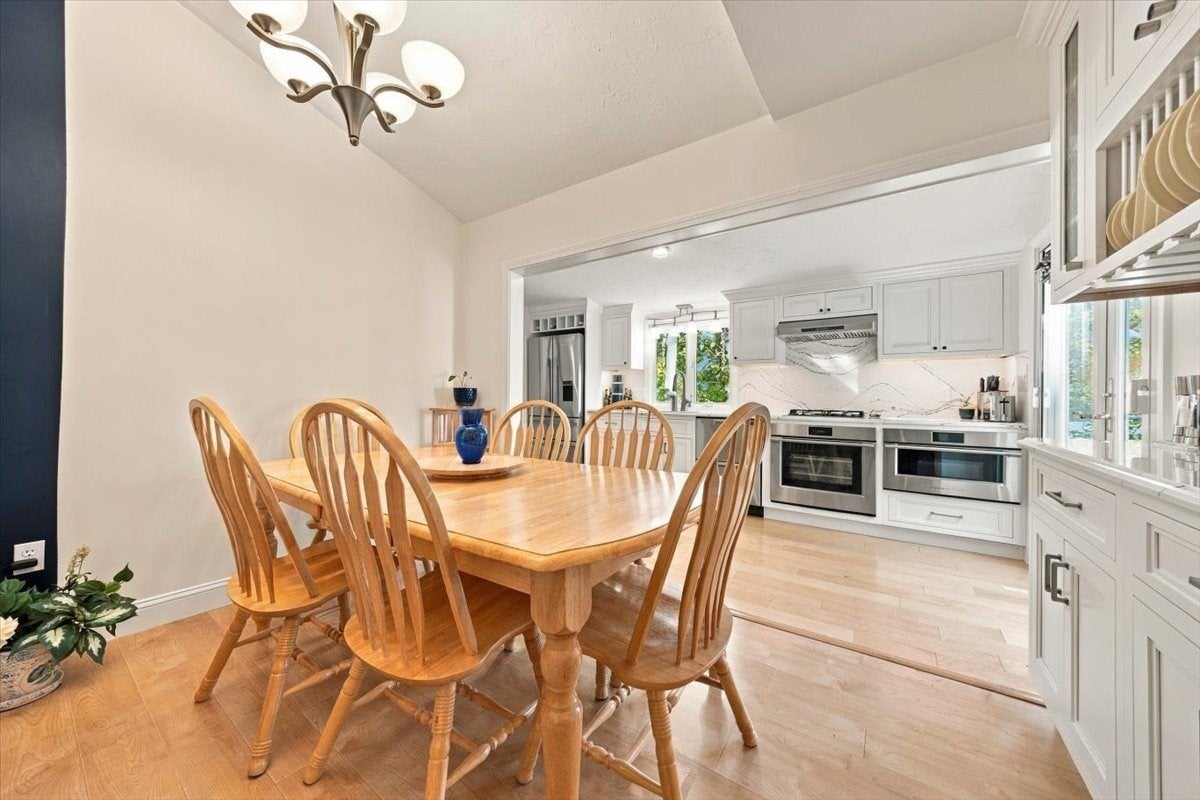 25 Grove Avenue