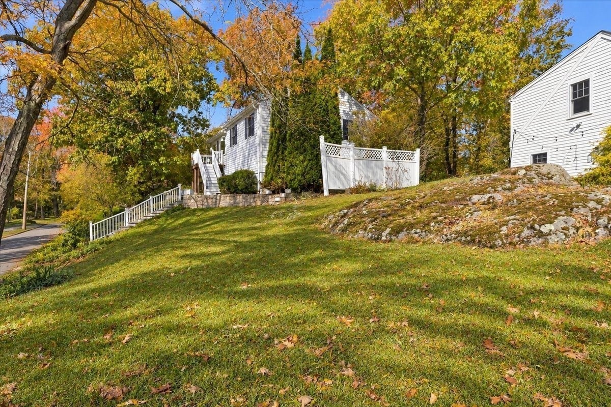 25 Grove Avenue, Hingham, MA Photo #18