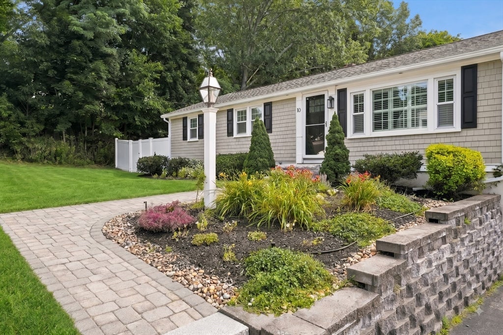 10 Hunter Dr, Newburyport, MA, 10 Hunter Dr, Newburyport, MA Photo #2