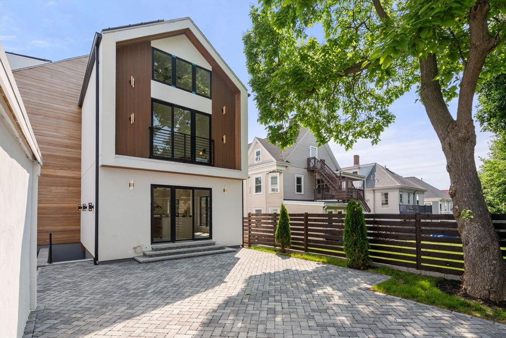 31 Conwell Ave, Somerville, MA Photo #29