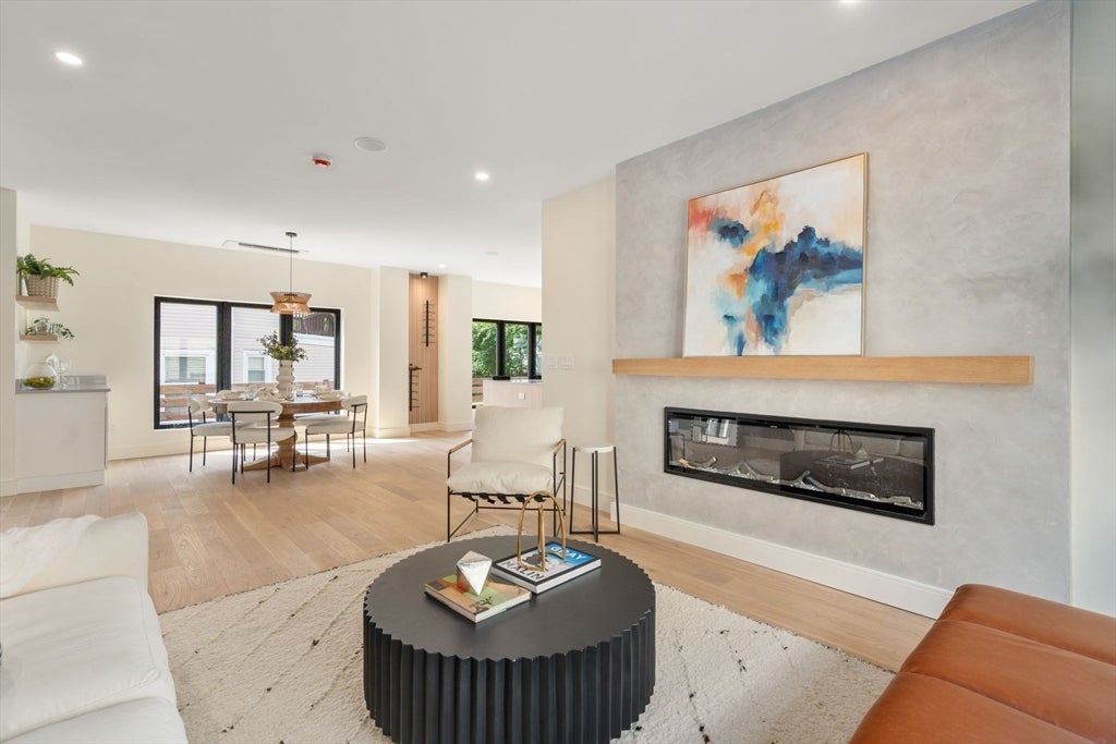 31 Conwell Ave, Somerville, MA Photo #11
