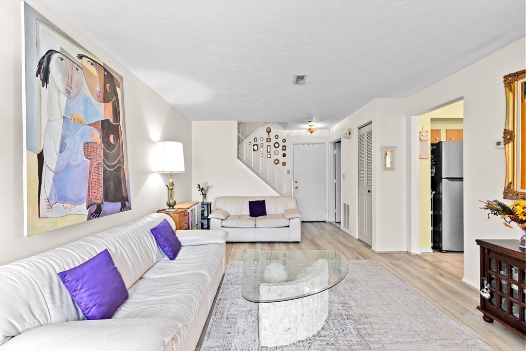8 Cottonwood Dr 8