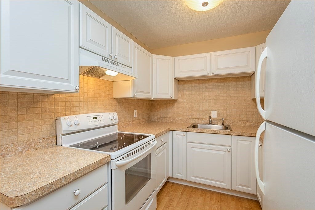 219 Rock St G2