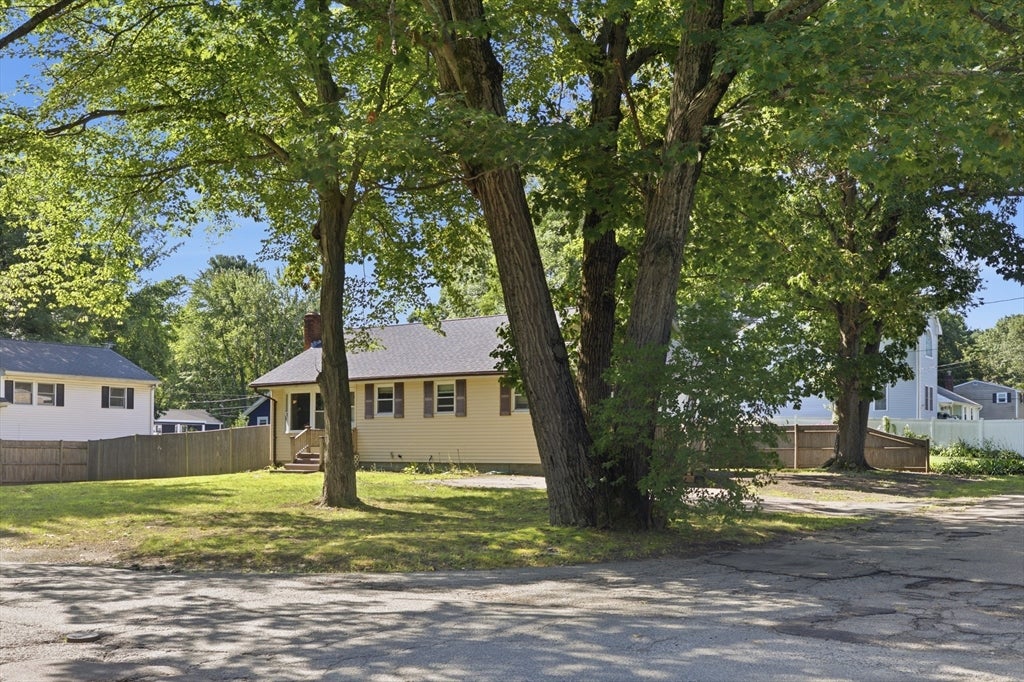 47 W Shore Rd, Holbrook, MA, 47 W Shore Rd, Holbrook, MA Photo #4