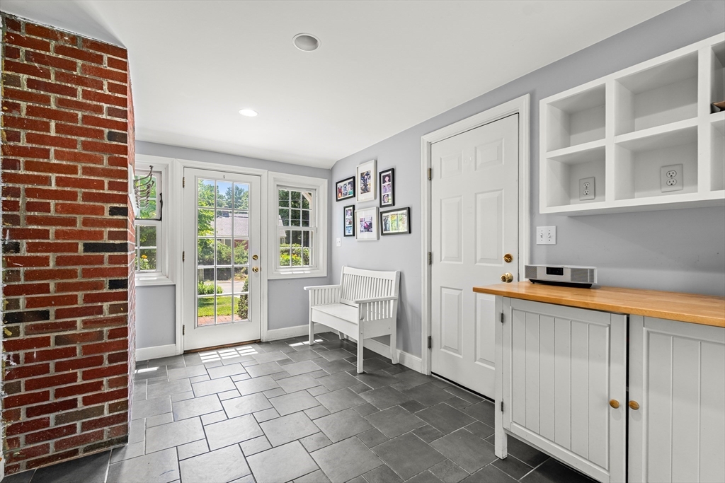84 Pleasant Street