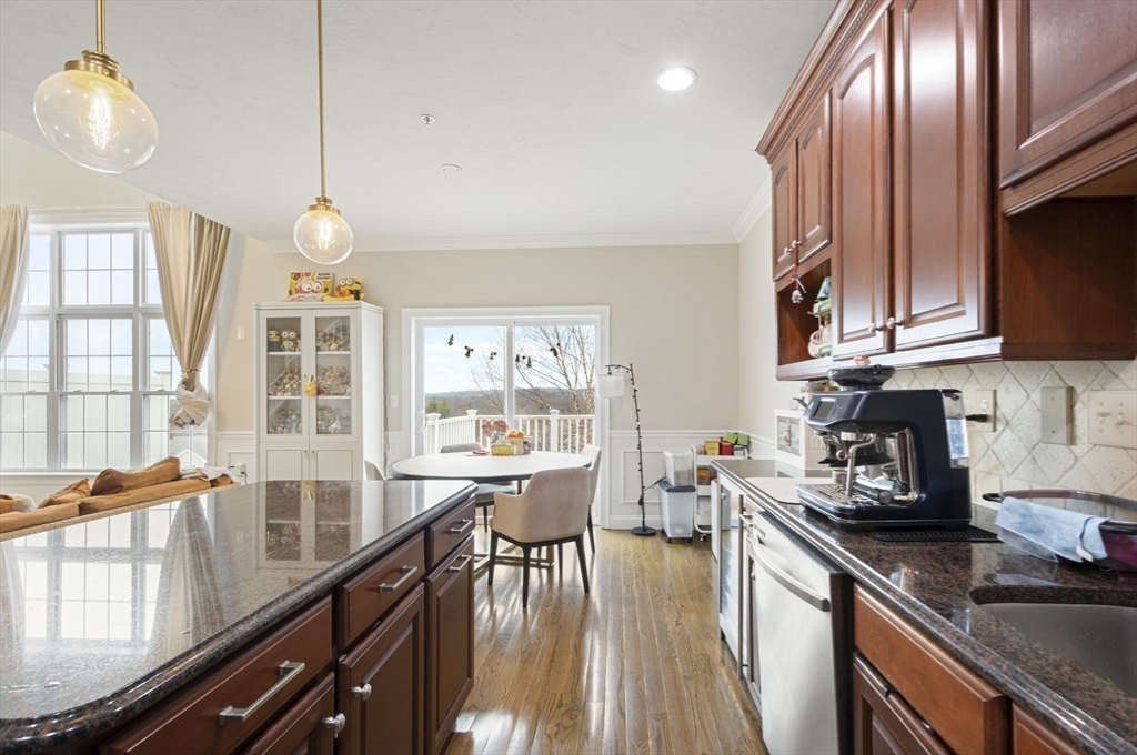 806 Ledgewood Way 806