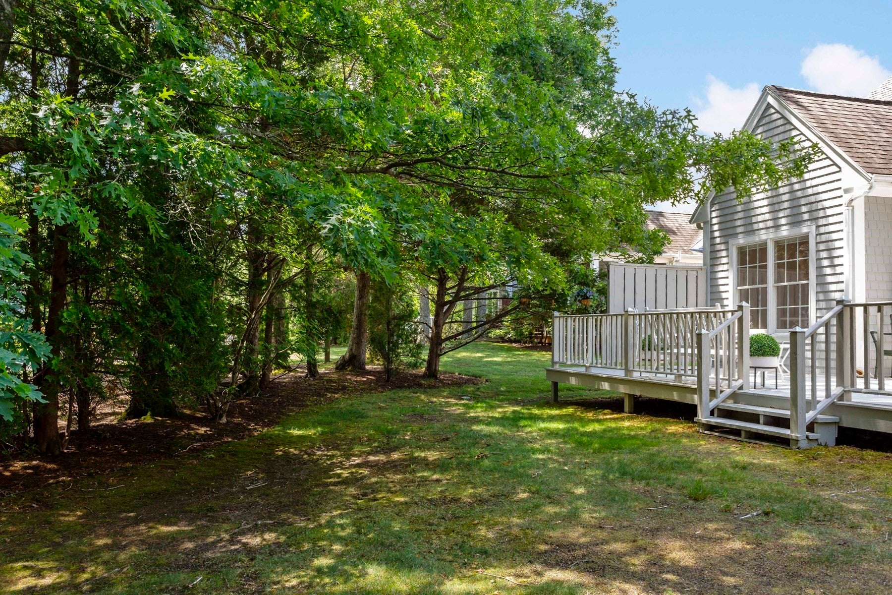 5 Mayfair Ct 5