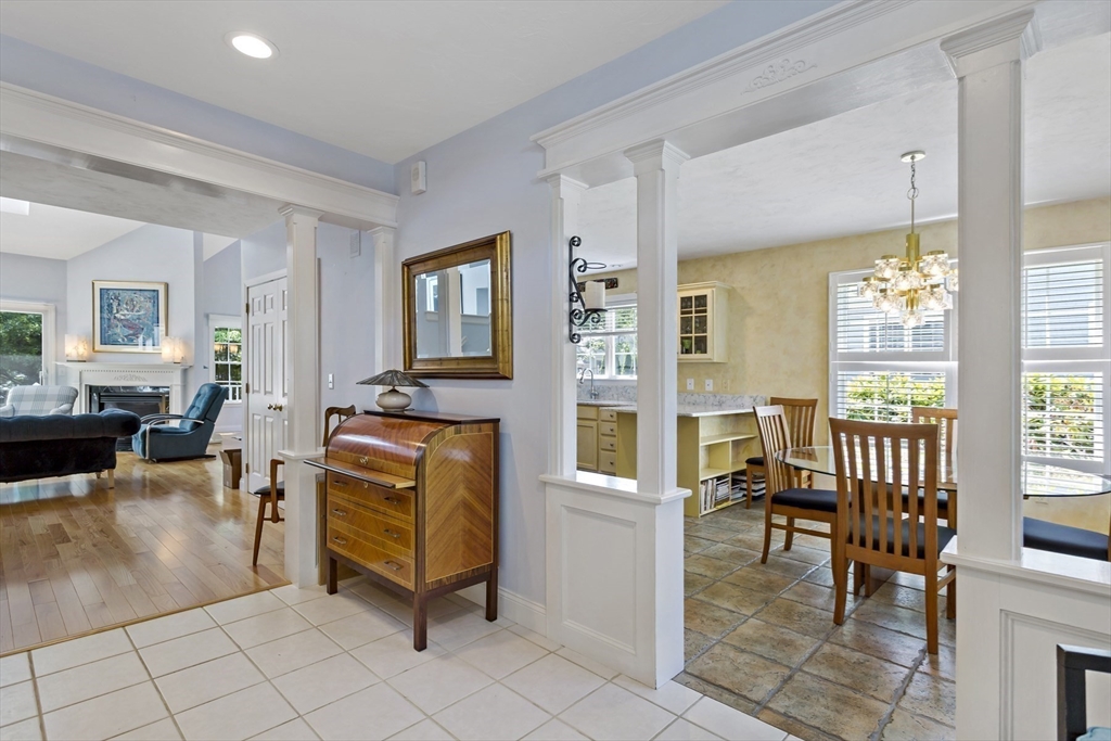 5 Mayfair Ct 5
