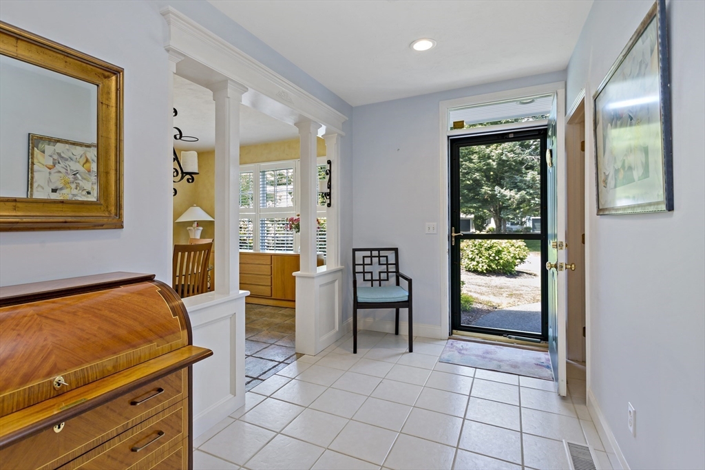 5 Mayfair Ct 5