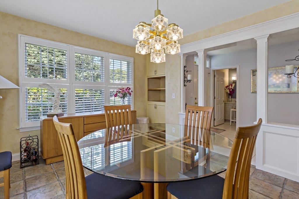 5 Mayfair Ct 5