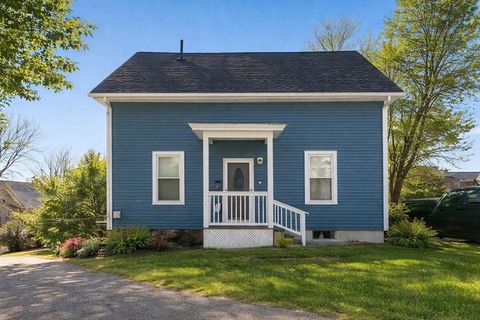 Photo of 5 Ripley Place, Worcester, MA 01610 (MLS # 73520659)