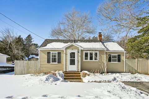 Photo of 12 Curtis Ave, Kingston, MA 02364 (MLS # 73475343)