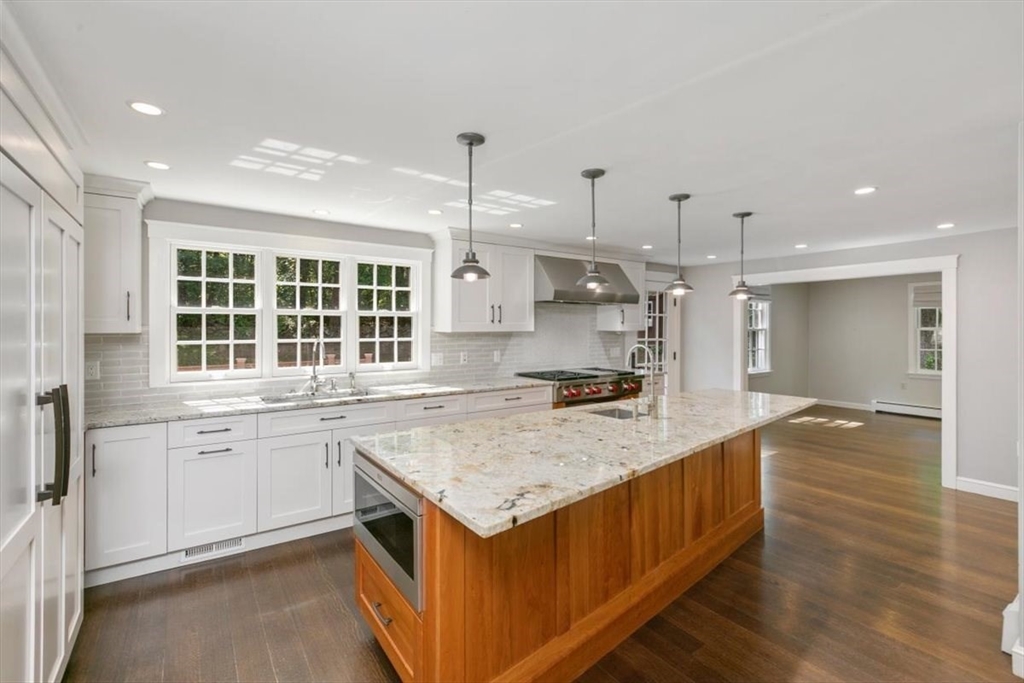135 Raleigh Tavern Lane