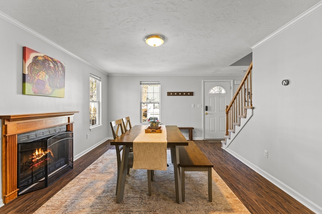 Marlborough, Massachusetts 01752, United States, 3 Bedrooms Bedrooms, ,2 BathroomsBathrooms,Residential,Contingent,86742