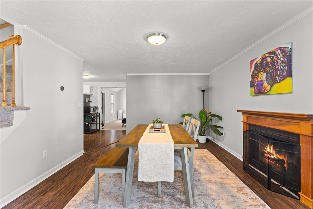 Marlborough, Massachusetts 01752, United States, 3 Bedrooms Bedrooms, ,2 BathroomsBathrooms,Residential,Contingent,86742