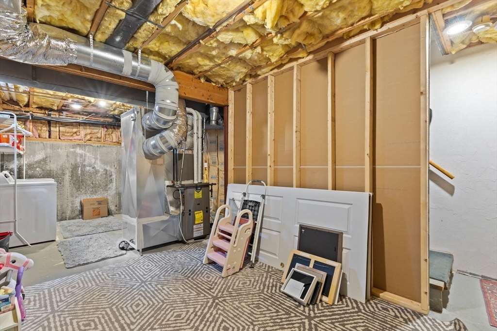 Marlborough, Massachusetts 01752, United States, 3 Bedrooms Bedrooms, ,2 BathroomsBathrooms,Residential,Contingent,86742