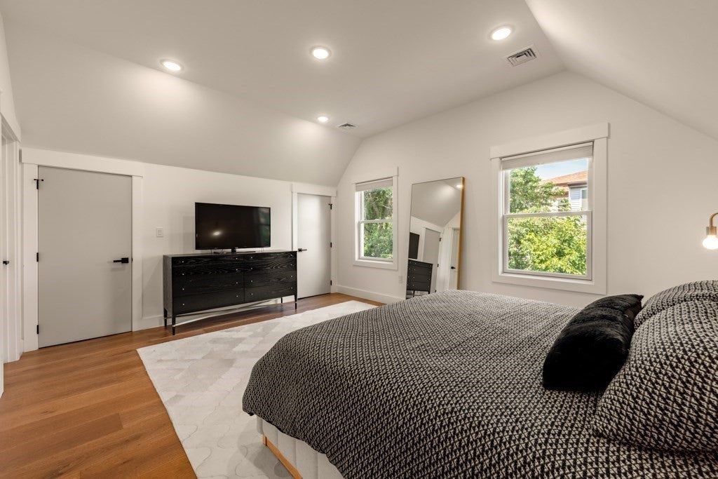 13 Grand View Avenue #2, Somerville, MA Photo #17