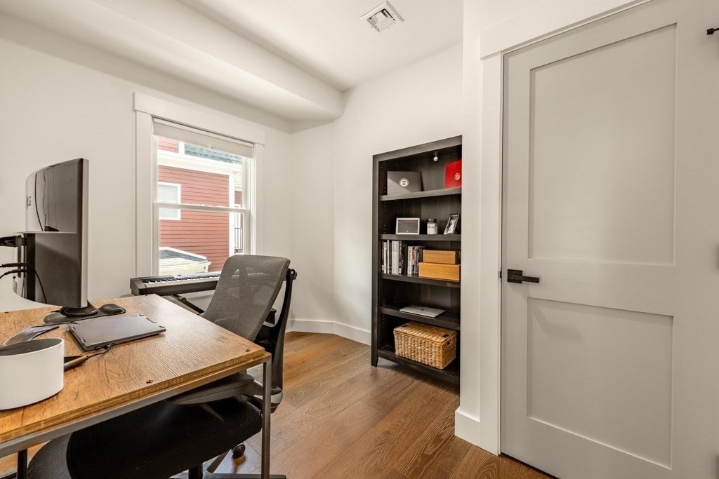 13 Grand View Avenue #2, Somerville, MA Photo #11