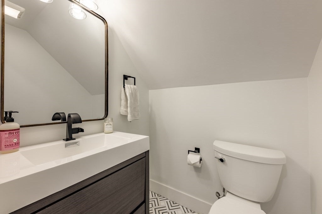 13 Grand View Avenue #2, Somerville, MA Photo #19