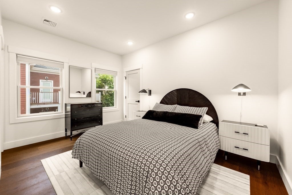 13 Grand View Avenue #2, Somerville, MA Photo #9