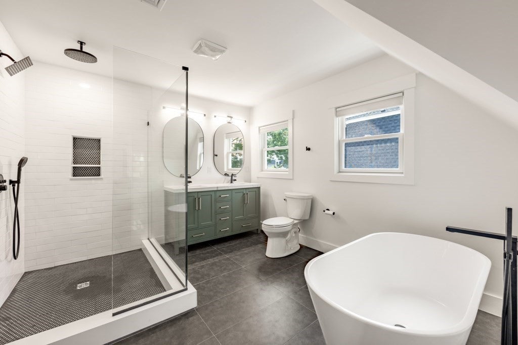 13 Grand View Avenue #2, Somerville, MA Photo #18