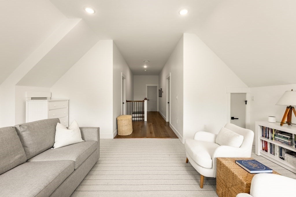 13 Grand View Avenue #2, Somerville, MA Photo #14