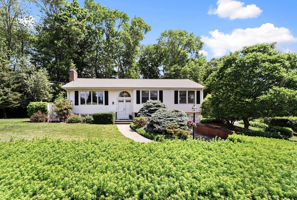 11 Sherwood Dr