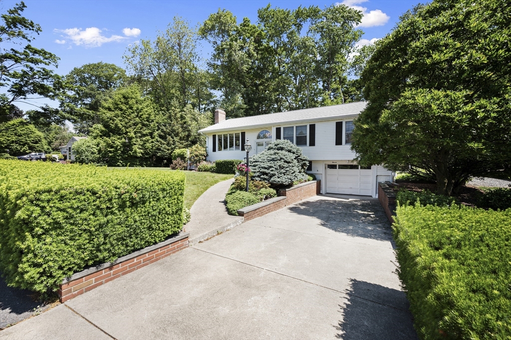 11 Sherwood Dr