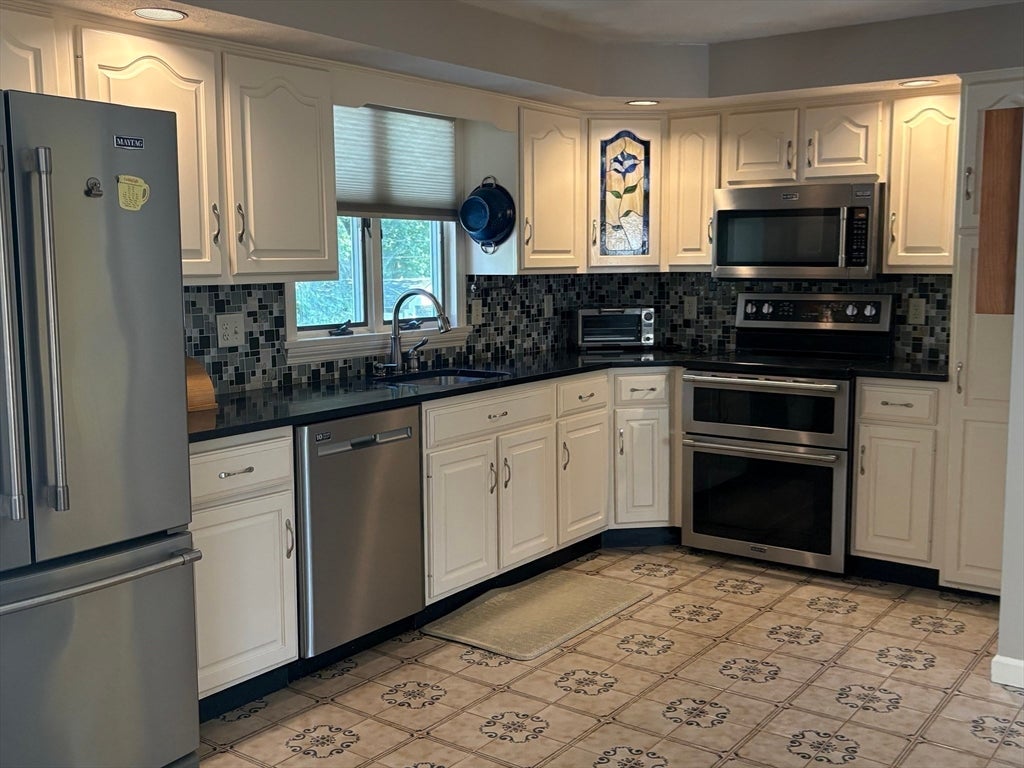 4 Crest Road, Framingham, MA, 4 Crest Road, Framingham, MA Photo #6