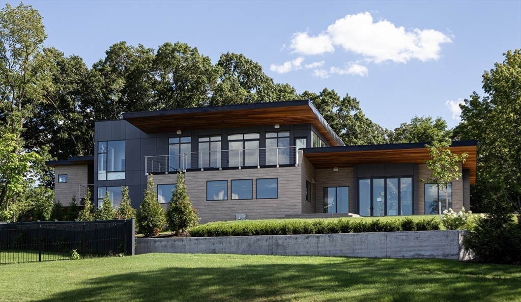 85 Forbes Rd