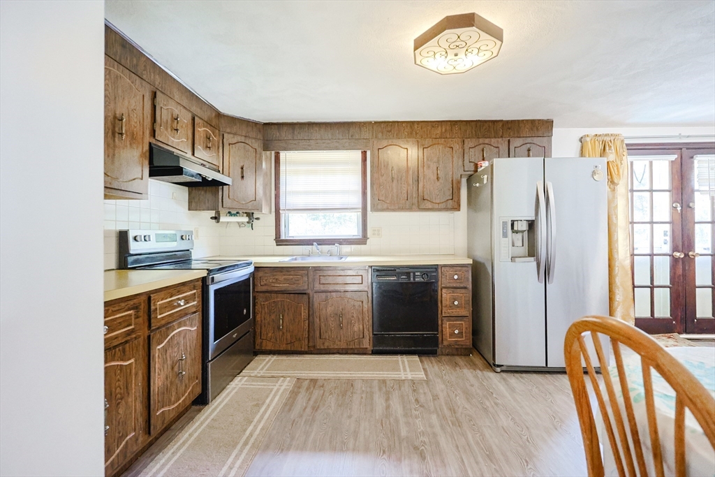 4 Brookside Lane
