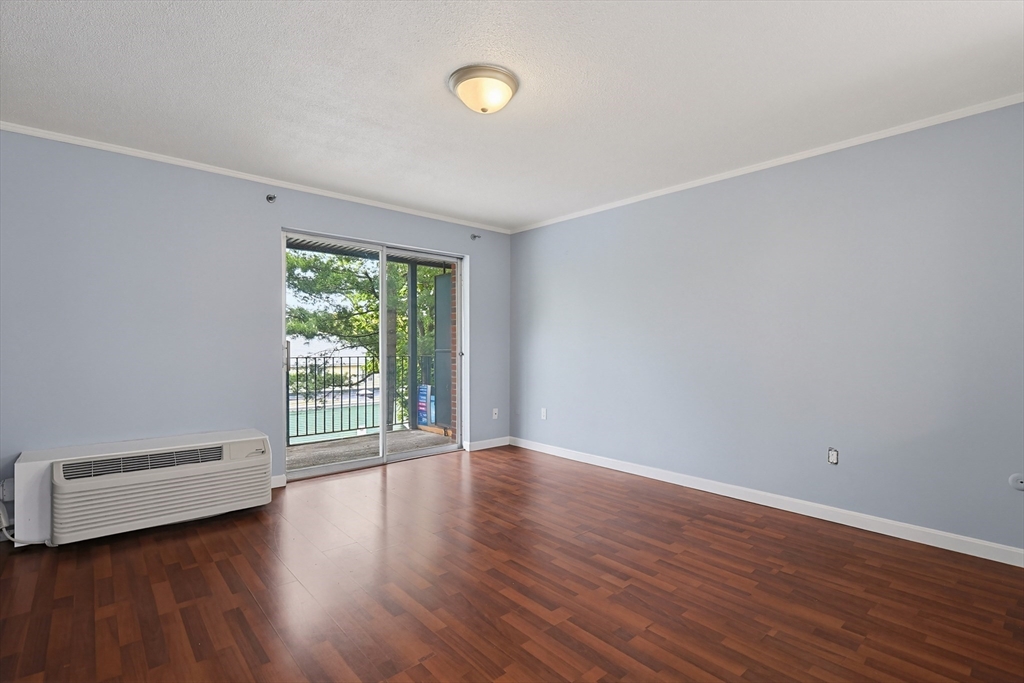45 Oval Rd 34
