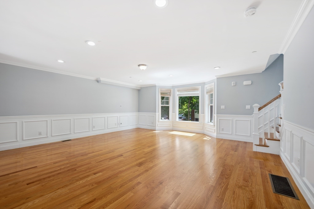 33 Oval Road 2