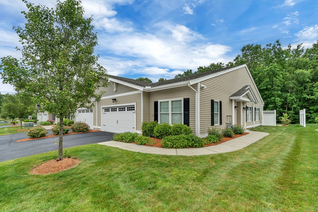 131 Rogerson Crossing 131