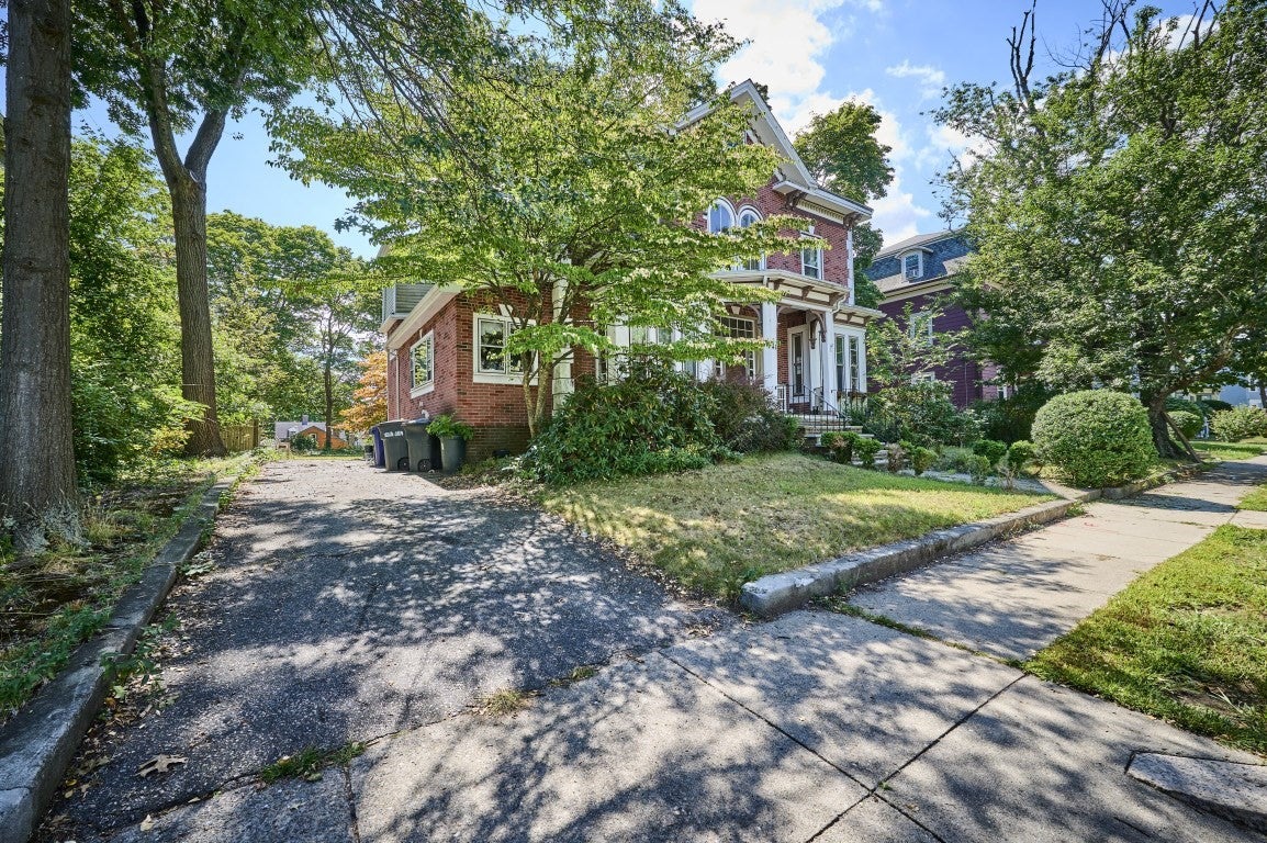 41 Van Winkle St