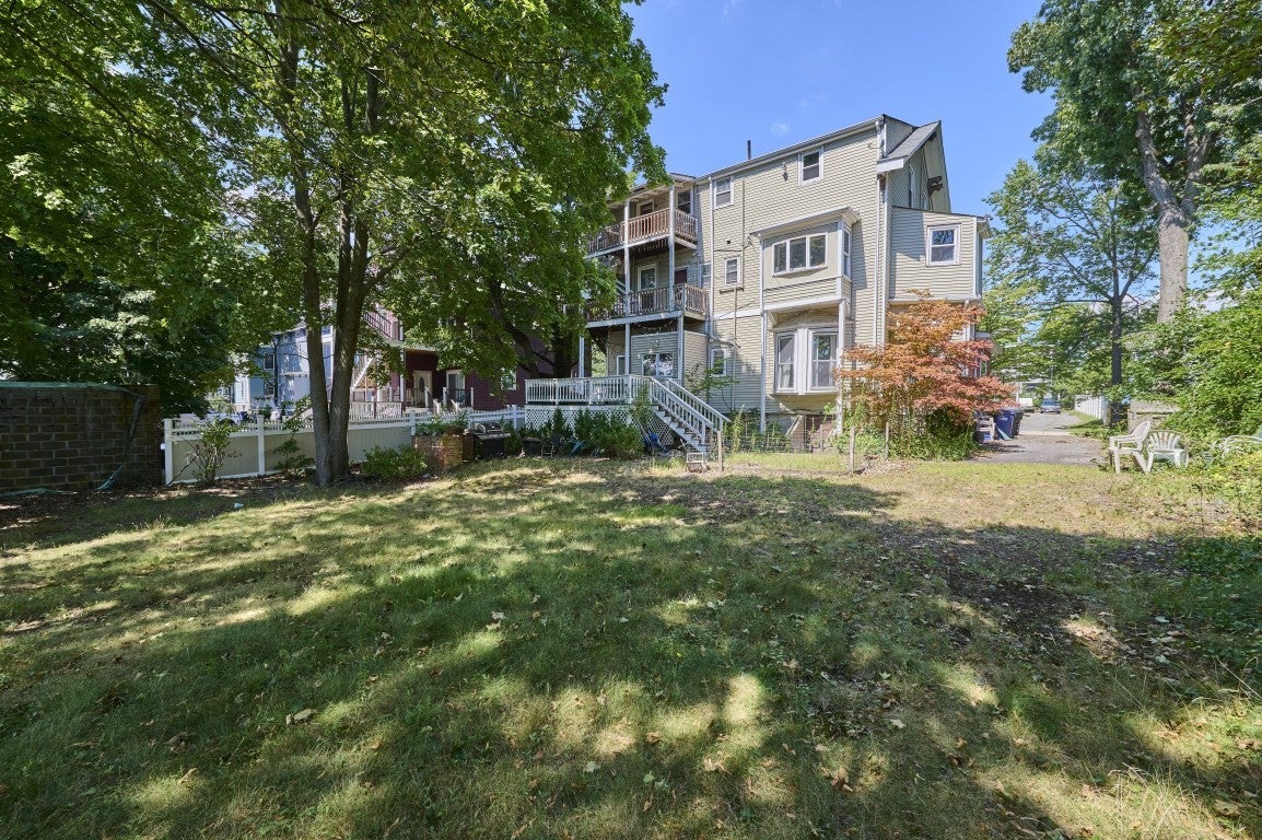 41 Van Winkle St