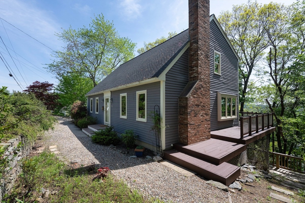 71 Roundtop Rd