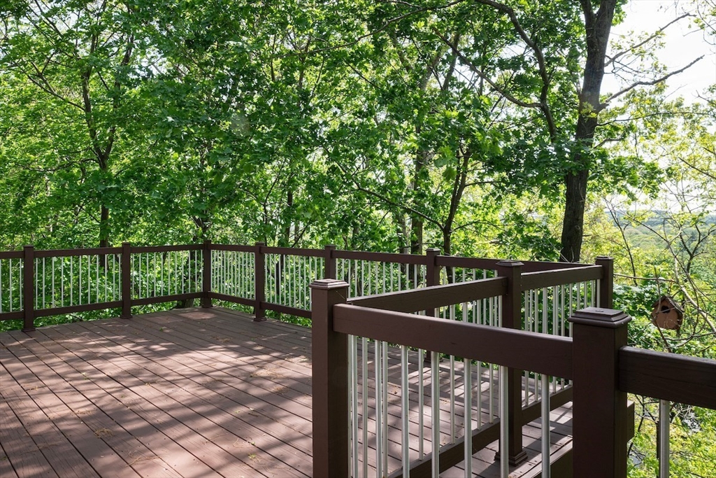 71 Roundtop Rd